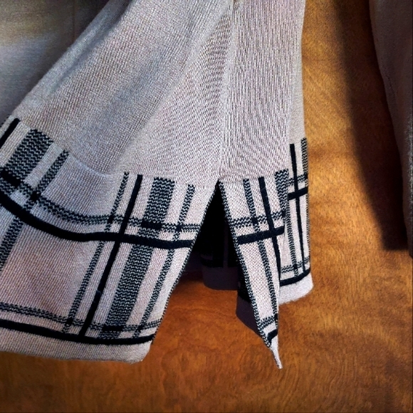 Croft & Barrow Plaid Sweater+Scarf Combo - Picture 3 of 7